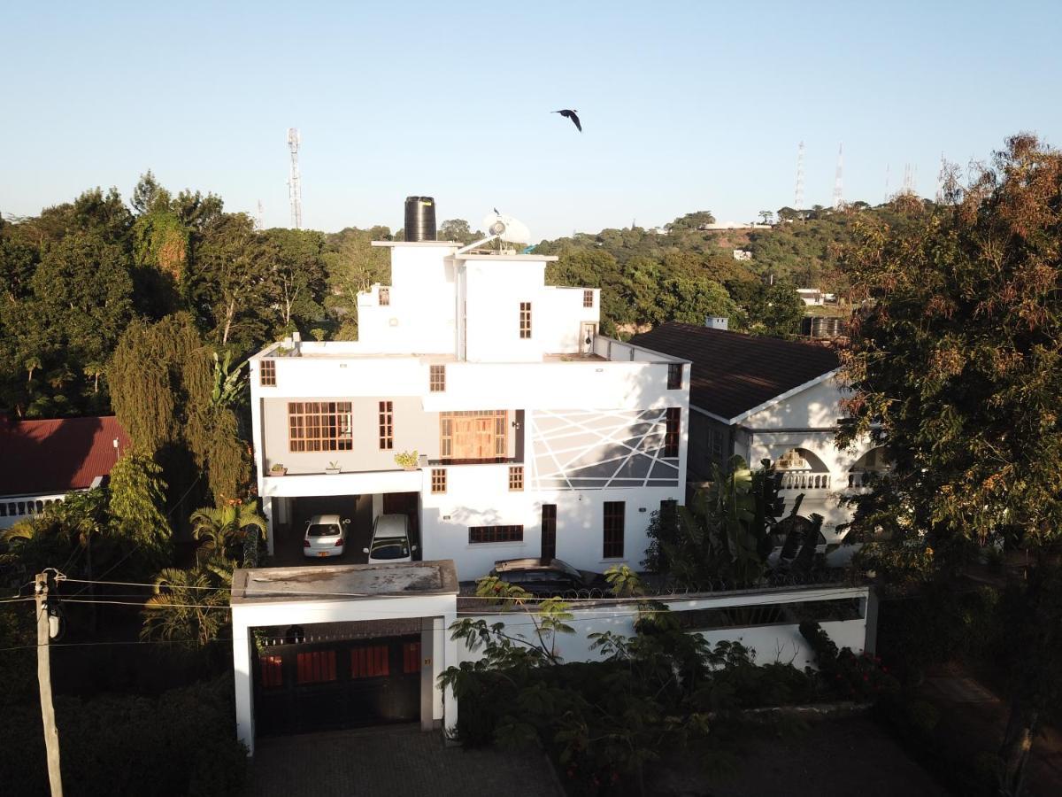 Arusha Royal Panzió Kültér fotó
